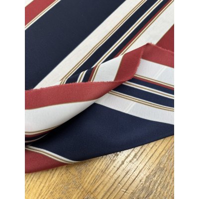 画像5: 生地：ポリエステル100％デシンボーダープリント（エンジ）