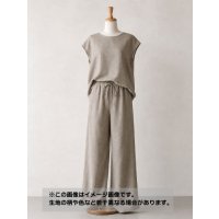 生地：ポリエステル・アセテート・ウレタン混 （ベージュ）