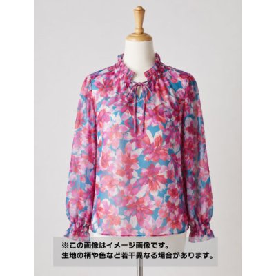 画像1: 生地：ポリエステル100%水彩画タッチ花柄プリント（ブルー／ピンク）