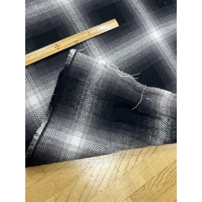 画像4: 生地：綿100％ オンブレチェックヘリンボン柄（白／黒）