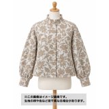 生地：ポリエステル100％ ジャガード（生成り地／ベージュ花柄）