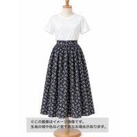 生地：ポリエステル100％ 花柄プリント マロニカブッチャー（紺地／白）