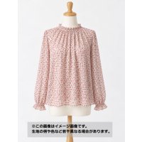 生地：ポリエステル100％ 小花柄プリントデシン（白地／ピンク）