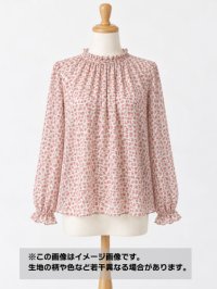 生地：ポリエステル100％ 小花柄プリントデシン（白地／ピンク）