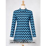 生地：ポリエステル100％ シェブロン柄チュールニット（水色×紺）