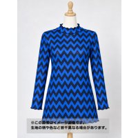 生地：ポリエステル100％ シェブロン柄チュールニット（ブルー×紺）