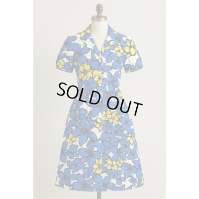 画像1: 生地：綿100％大きい花柄プリント（白／青黄）