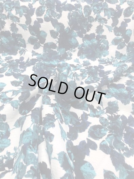 画像2: 生地：花柄膨れ織り（白地×ブルー） (2)