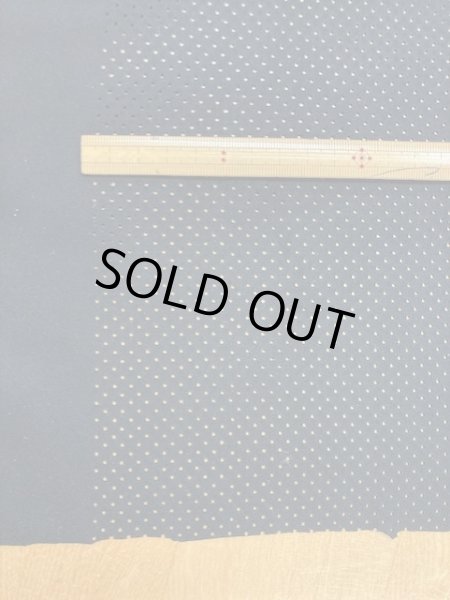 画像2: 生地:合皮レザーパンチング穴あき加工(黒) (2)