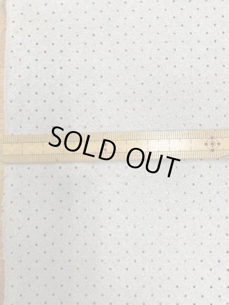 画像2: 生地:合皮レザーパンチング穴あき加工(ライトグレー) (2)