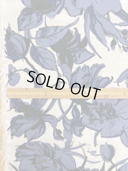 画像2: 生地:ポリエステル100%花柄(グレーネイビー) (2)