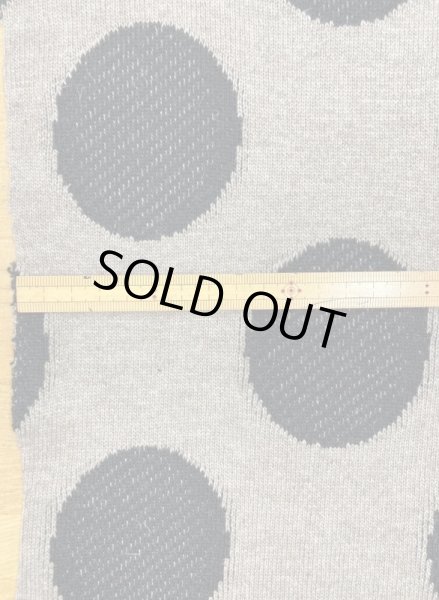 画像2: 生地:綿ポリアクリル水玉ジャガードニット(ベージュ/黒) (2)