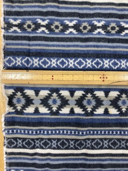 画像2: 生地:ネイティブ柄プリントコットンネル(ブルー・紺) (2)