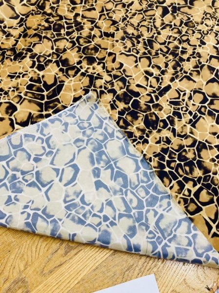 画像3: 生地:へび亀柄ポリエステル(キャメル) (3)