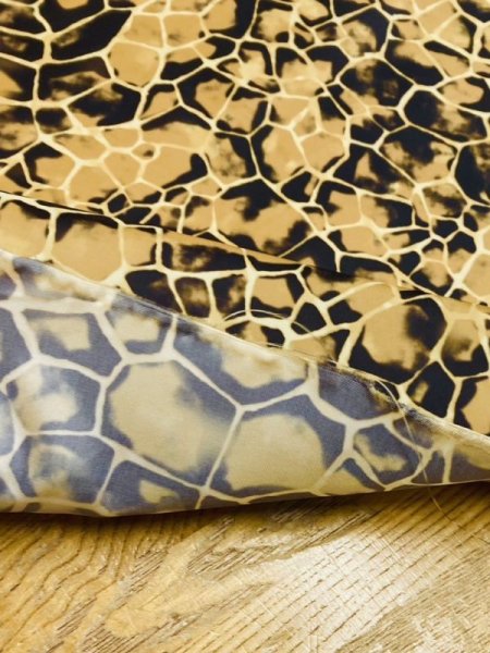 画像4: 生地:へび亀柄ポリエステル(キャメル) (4)