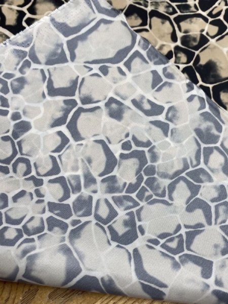 画像3: 生地:へび亀柄ポリエステル(クリーム) (3)