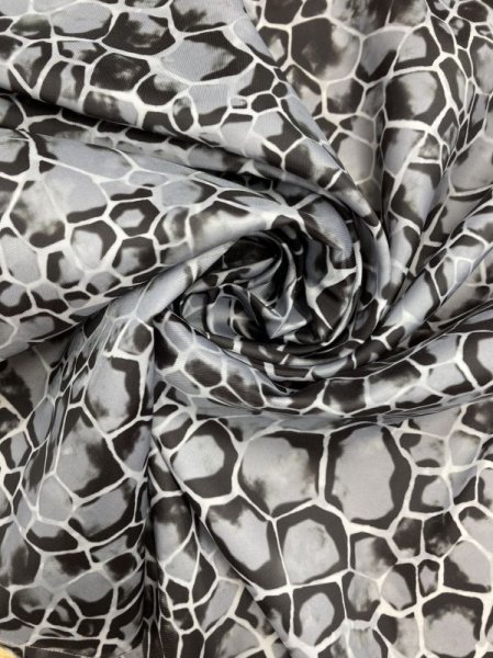 画像7: 生地:へび亀柄ポリエステル(グレー) (7)