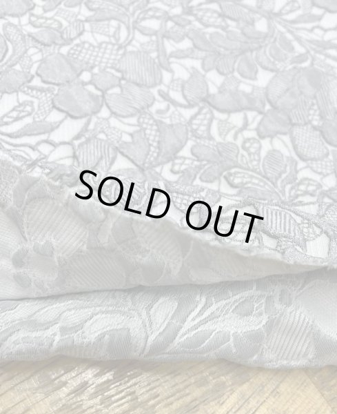 画像4: 生地:ポリエステル100%花柄ジャガード(グレー) (4)