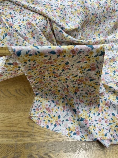 画像7: 生地:ダブル幅ポリエステル100%花柄プリント(クリーム/ピンク) (7)