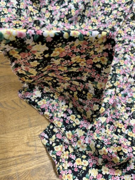 画像7: 生地:ダブル幅ポリエステル100%花柄プリント(黒/黄色) (7)