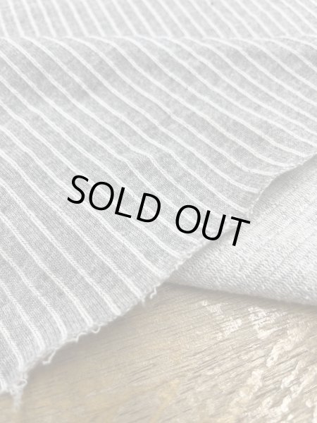 画像4: 生地:綿100%縦縞織りニット(グレー/白) (4)