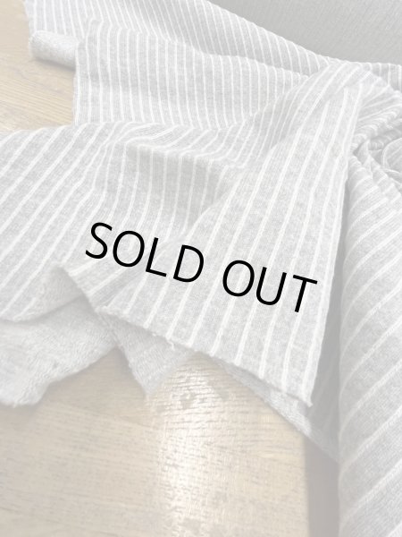 画像8: 生地:綿100%縦縞織りニット(グレー/白) (8)