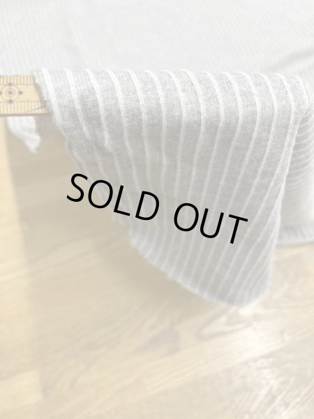 画像9: 生地:綿100%縦縞織りニット(グレー/白) (9)