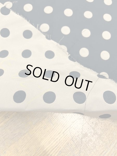 画像4: 生地:ポリエステル100%Wフェイスドットジャガード(黒/ベージュ) (4)