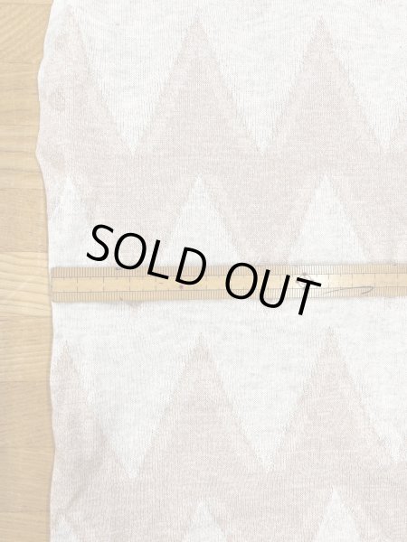 画像2: 生地:綿100%ジグザグ柄ジャガードニット(ベージュ/ピンク) (2)