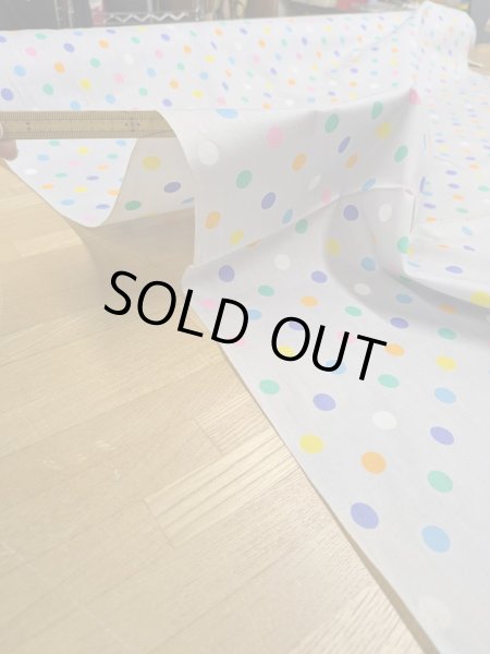 画像3: 生地:綿100%カラフル水玉柄(薄グレ―地) (3)