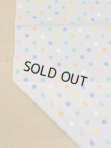 画像4: 生地:綿100%カラフル水玉柄(薄グレ―地) (4)