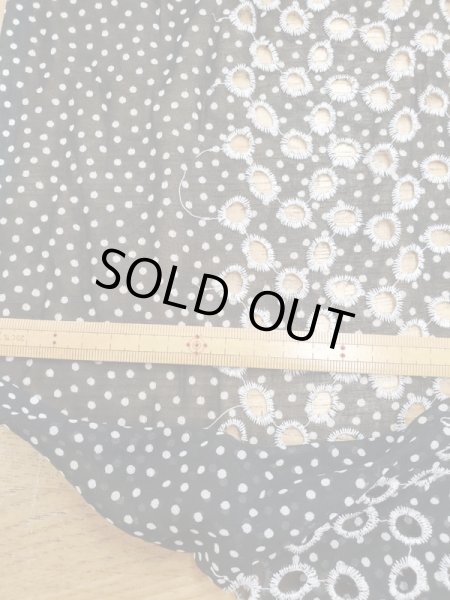 画像1: 生地：水玉柄薄手綿ローン（レース加工） (1)