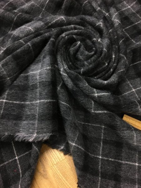 画像4: 生地:チェック柄ポリ混ウールシャギー(グレー) (4)