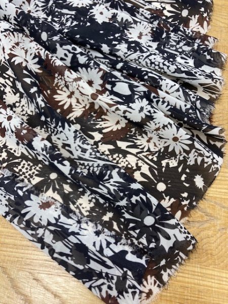 画像6: 生地:ポリエステル花柄(黒) (6)