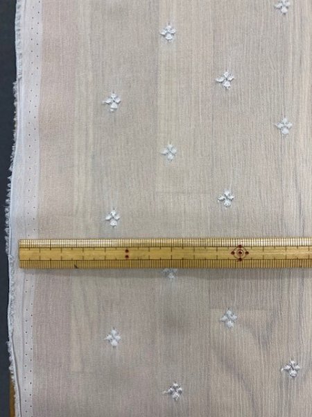 画像3: 生地:ポリエステルボイル刺繍(グレージュ) (3)