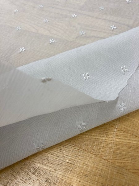 画像5: 生地:ポリエステルボイル刺繍(グレージュ) (5)