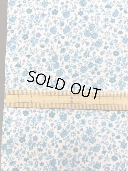 画像2: 生地:小花柄コットン(白/ブルー) (2)