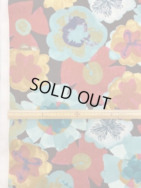 画像2: 生地:フラワー柄綿レーヨン(茶/赤) (2)