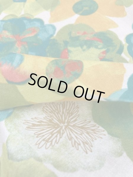 画像5: 生地：フラワー柄綿レーヨン（ベージュ／緑） (5)