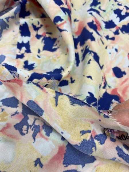 画像4: 生地:花柄ポリストレッチ生地 (クリーム) (4)