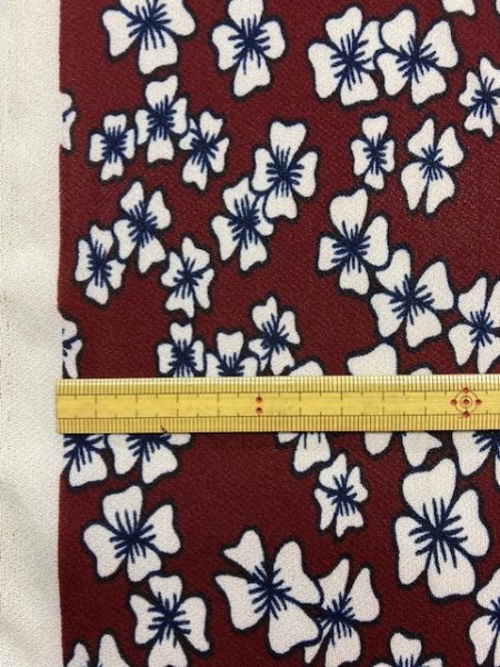 画像2: 生地:レトロ花柄ポリエステルニット(エンジ) (2)