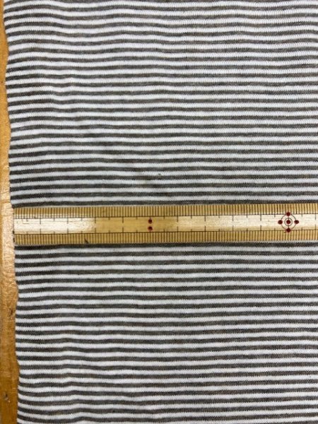 画像2: 生地:綿細ボーダー天竺(生成/ベージュ杢) (2)