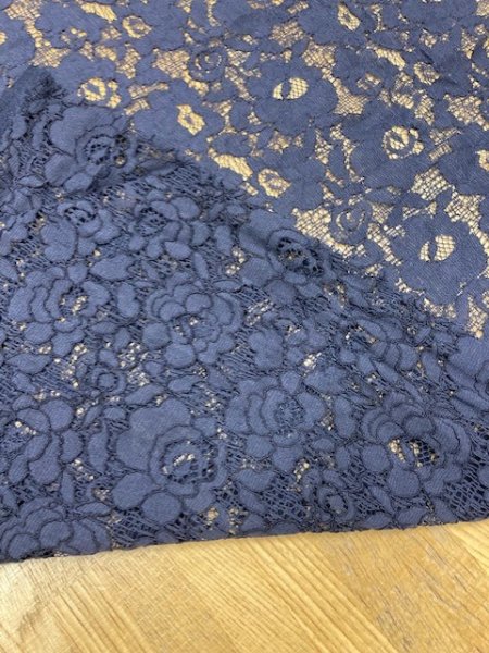 画像6: 生地:ポリ花柄レース(濃紺) (6)