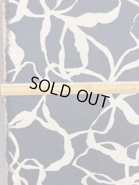 画像2: 生地:ポリエステル花柄プリント(紺) (2)