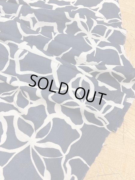 画像6: 生地:ポリエステル花柄プリント(紺) (6)