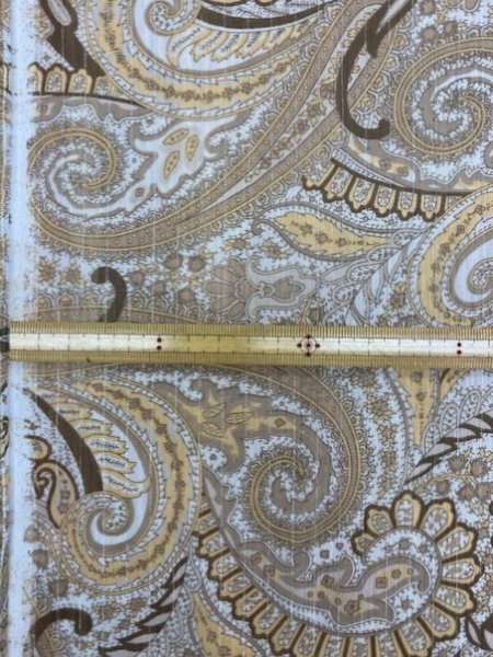 画像2: 生地:ラメ入りペイズリー柄(ベージュ) (2)