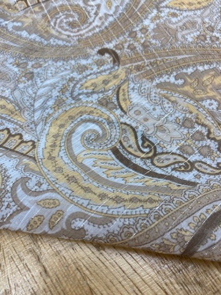 画像4: 生地:ラメ入りペイズリー柄(ベージュ) (4)