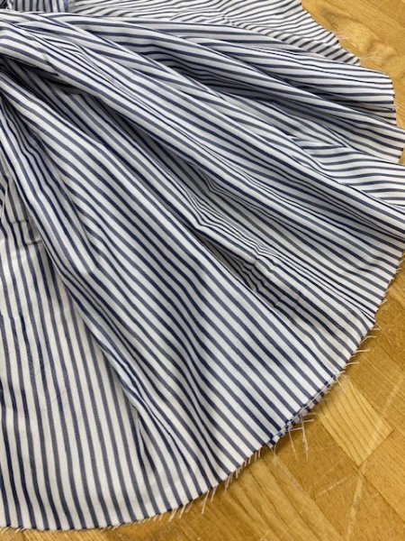 画像5: 生地:ストライプ柄ポリエステル(白/紺) (5)