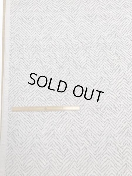 画像2: 生地:シェブロン柄シルク(ベージュ/グレー・黒) (2)