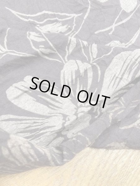 画像4: 生地：花柄ポリ綿シワ加工天竺（茶） (4)